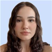 Me defino como una profesora, paciente, comprensiva y dinámica, me gustaría enseñar a niños pequeños, hasta primaria